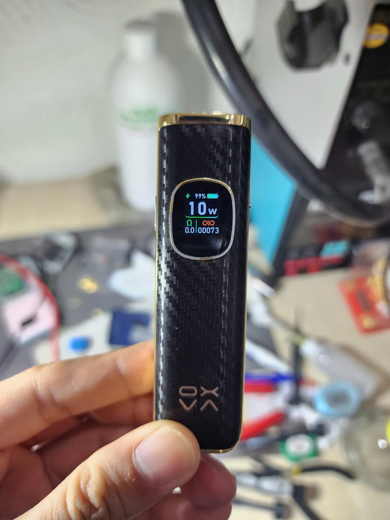 Sửa máy Xlim kiểm tra màn hình pin và lỗi hiển thị khi sạc